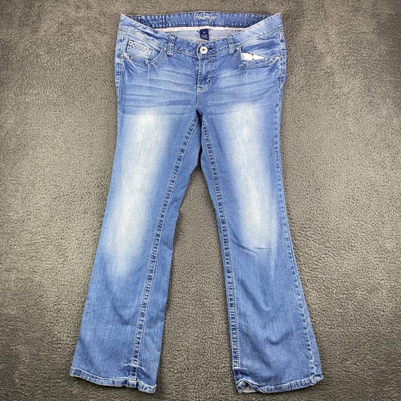 Amethyst Jeans Women's Size 14 Light Wash Denim Bootcut Embellished Pockets - Picture 1 of 8